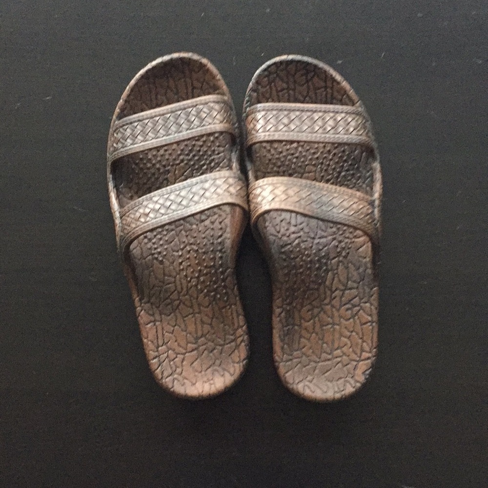 Jandals with braided detailing